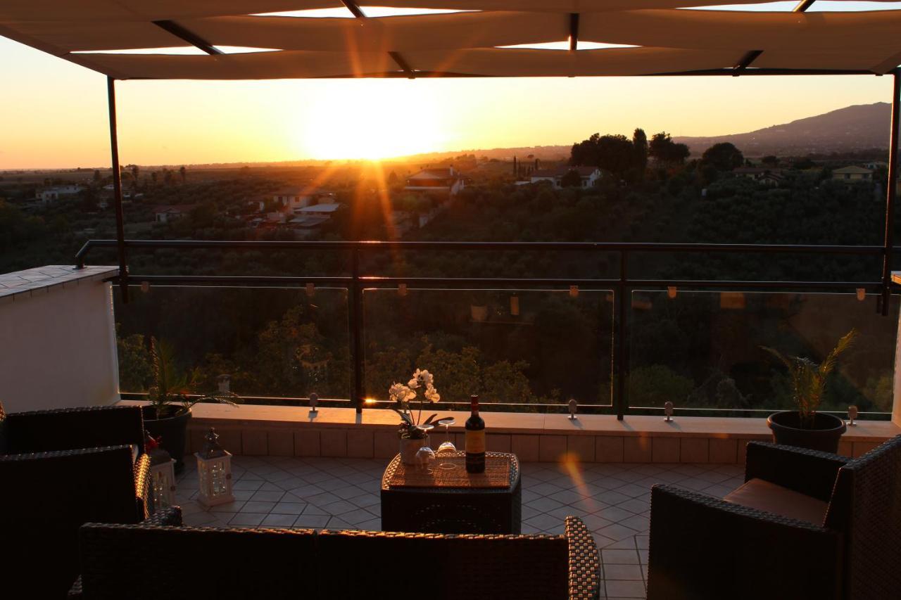 La Terrazza Sul Corso Giulianello Exterior foto